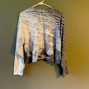 Black and white tie dye long sleeve tee